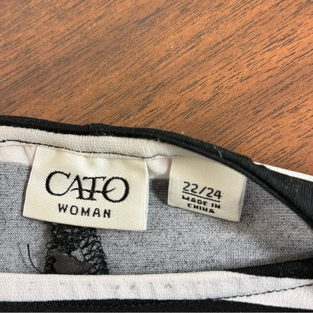 Cato Woman 22/24W Black White Striped Batwing Top Plus Size Stretchy Casual - Picture 5 of 8
